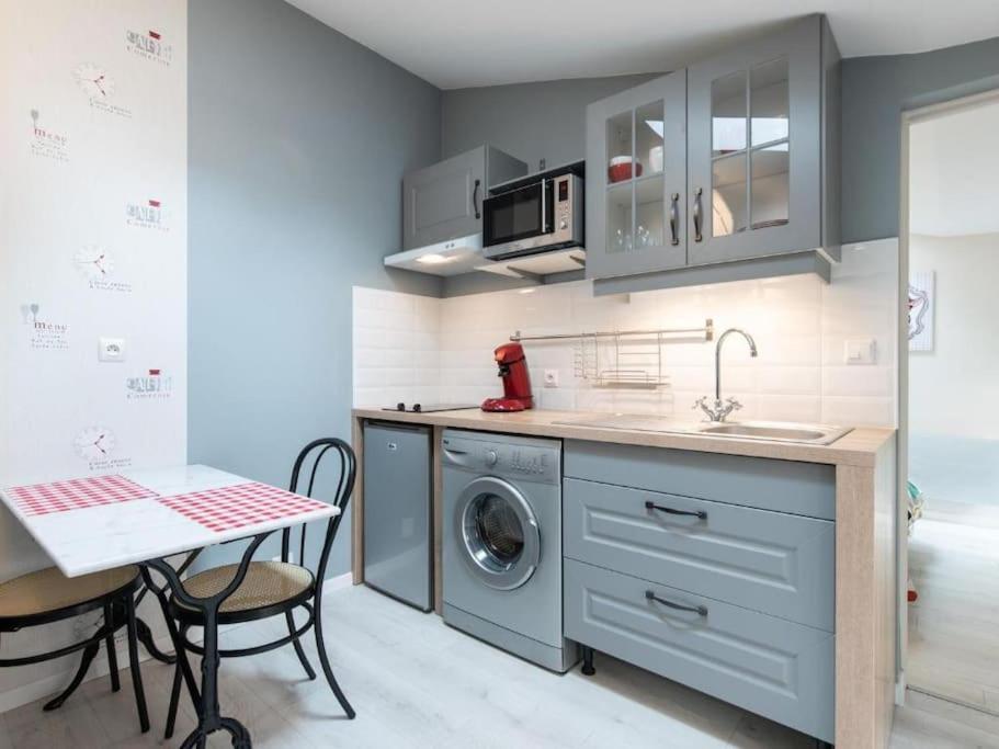 Le Paris Eiffel - Appartement Cosy En Plein Centre Bourgoin-Jallieu Eksteriør billede