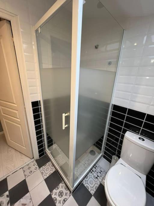 Le Paris Eiffel - Appartement Cosy En Plein Centre Bourgoin-Jallieu Eksteriør billede